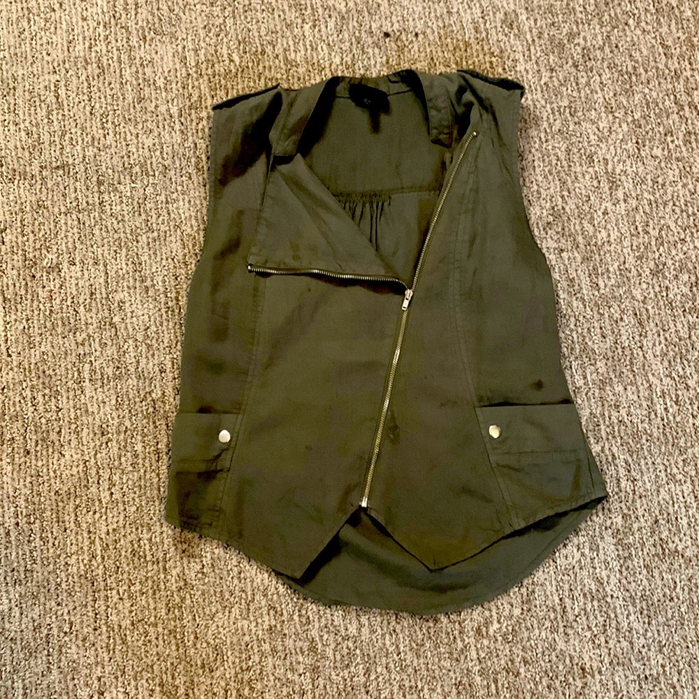 green zip vest